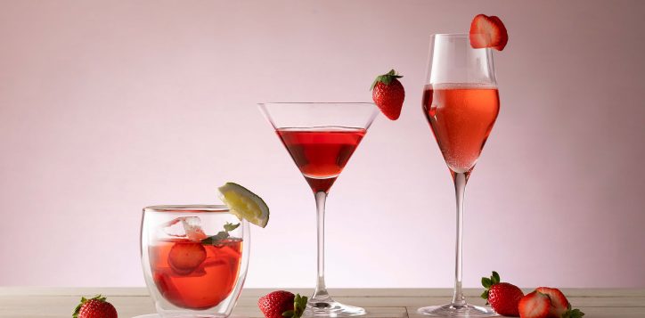 thelounge_strawberry_drink02-2