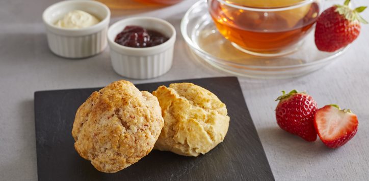 the_lounge_afternoon_tea_strawberry_chocolate_scone-2