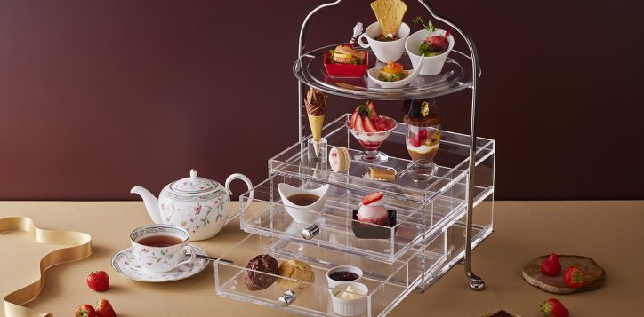 the_lounge_lindt_afternoon_tea_in_box_landscape-2